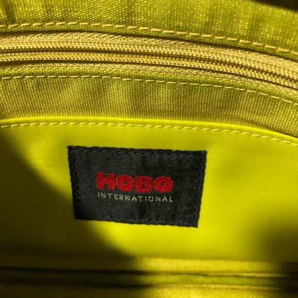 Hobo international green leather wristlet purse classic quiet luxury minimalist - Picture 10 of 10